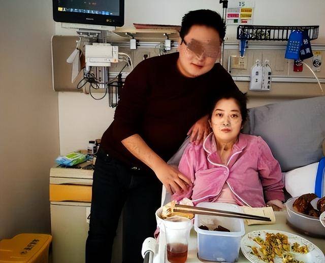 世界首例肺移植产妇去世，医生：她不值得同情