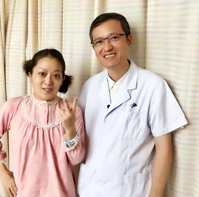 世界首例肺移植产妇去世，医生：她不值得同情