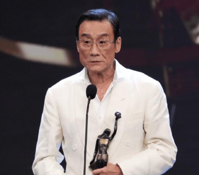 ����֮ҹ�����һ����Ӱ�ۣ�����������һ��