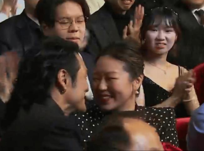 ����֮ҹ�����һ����Ӱ�ۣ�����������һ��