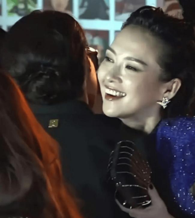 ����֮ҹ�����һ����Ӱ�ۣ�����������һ��