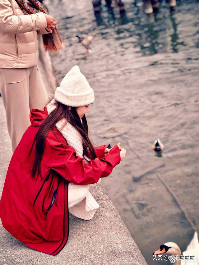 离婚后开挂 黄圣依瑞士游学照封神