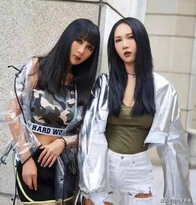 56���������� �����ο��� 39��Ů��������Ư��