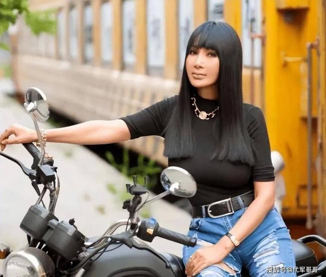 56���������� �����ο��� 39��Ů��������Ư��