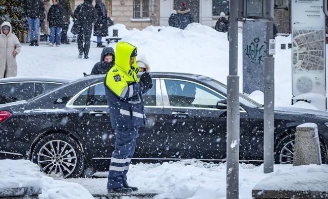 ���Ƕ���ս���վ���ͷ�۵��̽��ޣ�������