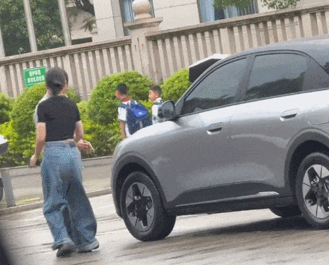 ��ת���б�������Ů�ҳ���������Ļ����