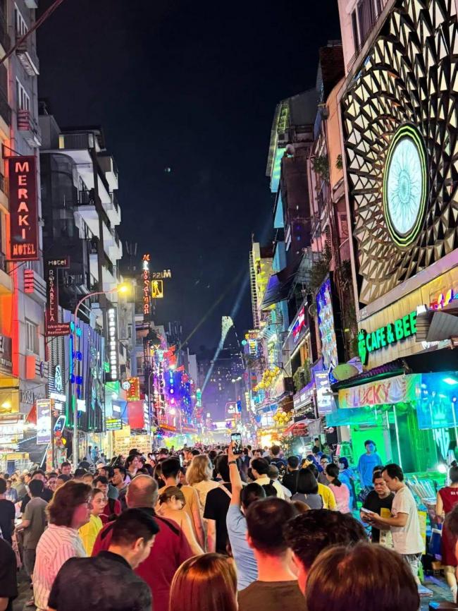 Խ�ϵ����棺����ĸ������죬ҹ���ķ������