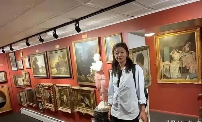 51岁徐静蕾美国超市被拍:胖到不敢认 黄立行... 51岁徐静蕾美国超市被拍:胖到不敢认 黄立行...