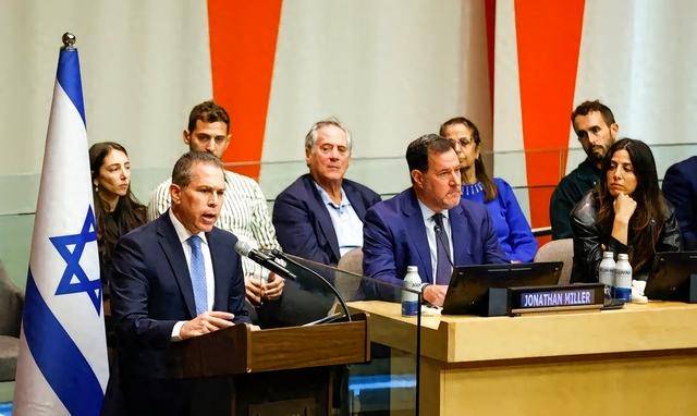 ��ɫ�д������Ϲ������й� ����ͱ����