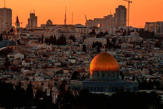 ��ɫ�д������Ϲ������й� ����ͱ����