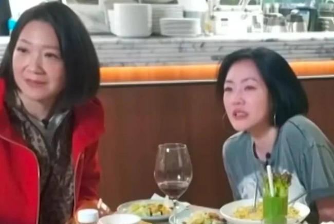 小S复出1个多月，状态差到业内都看不下去