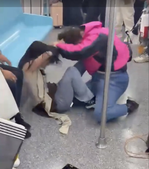 32��Ů����66�긾�����Ϻ�������Ź �������