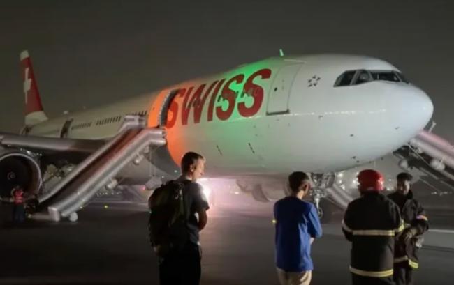 �ɻ����ǰͻȻ��ը���� 232���˿;��ų���