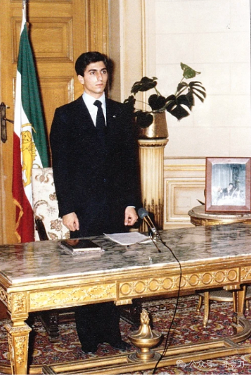 已是“破落户”的前王储 正梦游回伊朗复辟…