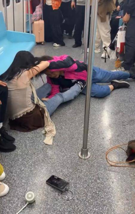 �Ϻ���Ů�ӵ������ԭ��Ƶ�ع� ����̫����