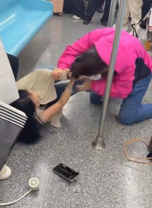 �Ϻ���Ů�ӵ������ԭ��Ƶ�ع� ����̫����