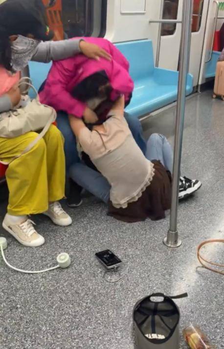 �Ϻ���Ů�ӵ������ԭ��Ƶ�ع� ����̫����