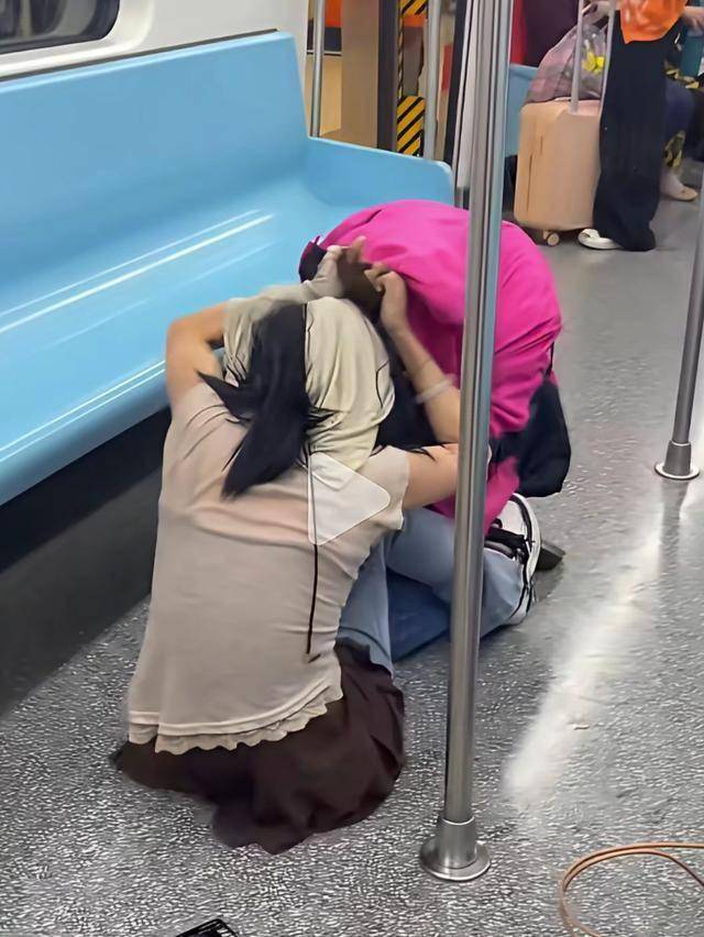 �Ϻ���Ů�ӵ������ԭ��Ƶ�ع� ����̫����