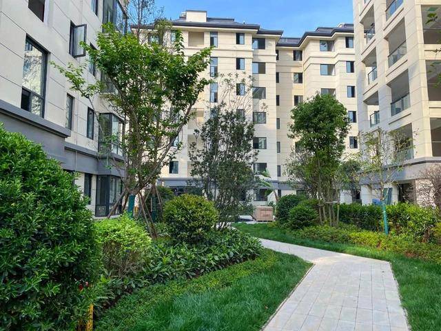 �����𣬷��ӡ���ӭ�������֡�