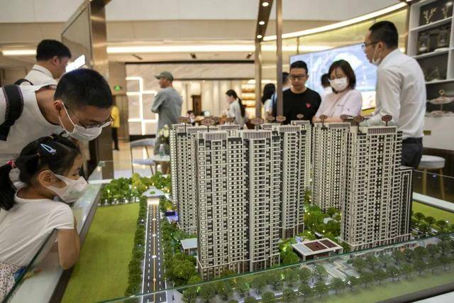 �����𣬷��ӡ���ӭ�������֡�