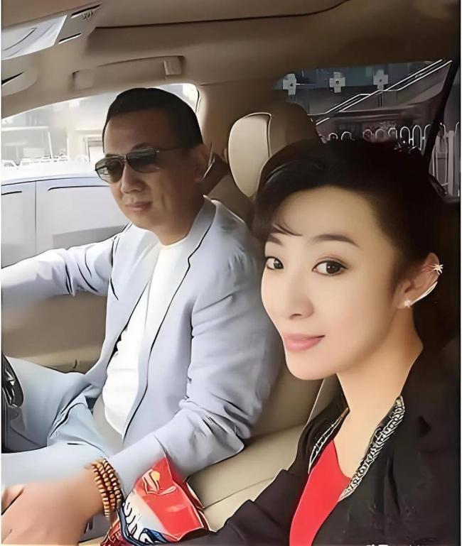 ������ȥ��19�꣬�ɷ��ѻ��ף��ٻ���Ů