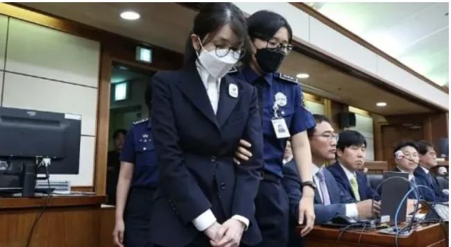 韩国前第一夫人金建希二审被判刑4年