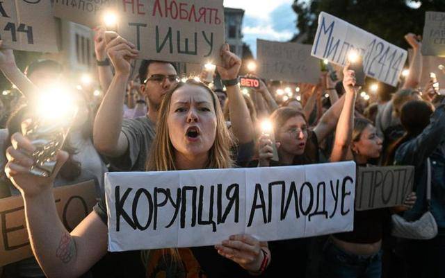 ��������ˣ�����˹���ֲ�ͣ����