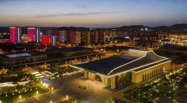 ��ƽ33����ɽ �Ӱ���ɽ������һ���³�