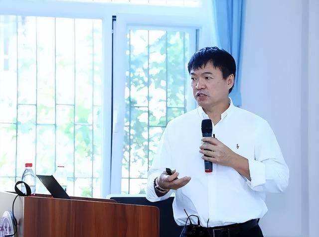 刚全职回国一年，中国痛失国宝级数据科学家