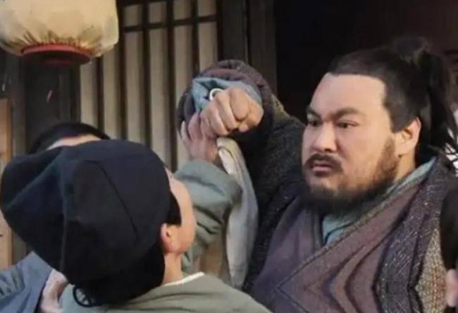 他把“张飞”演成傻子，无戏可拍11年