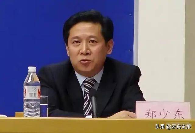 广东头号警花 为升官卖色相 后台不是一般的硬