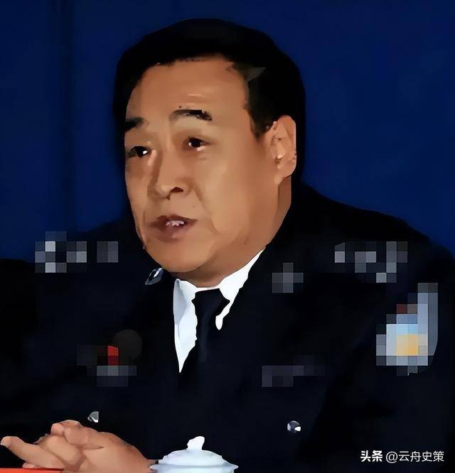 广东头号警花 为升官卖色相 后台不是一般的硬