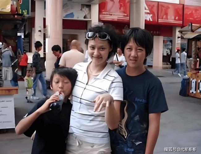 55岁高敏近况曝光，如今婚姻生活很幸福