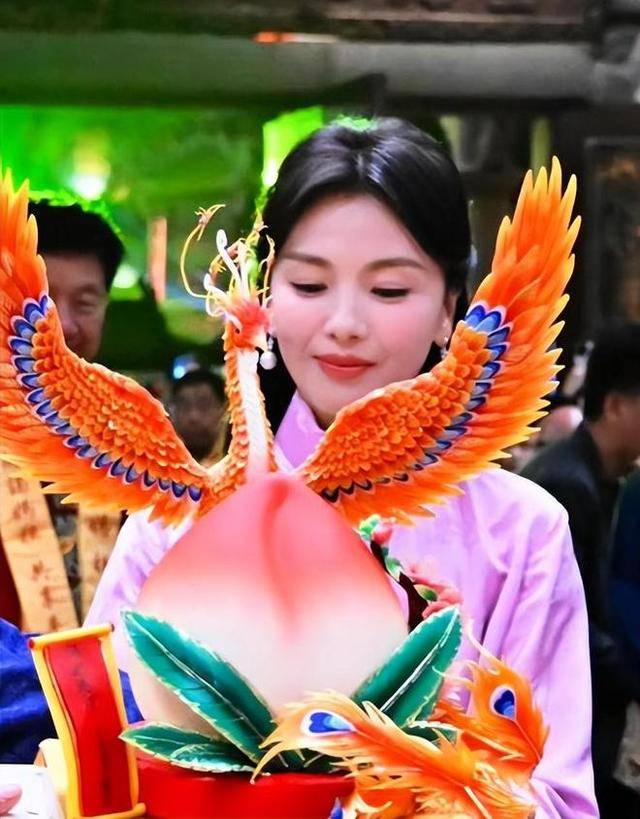 �����������浮��ʢ�䣬�����������˹���