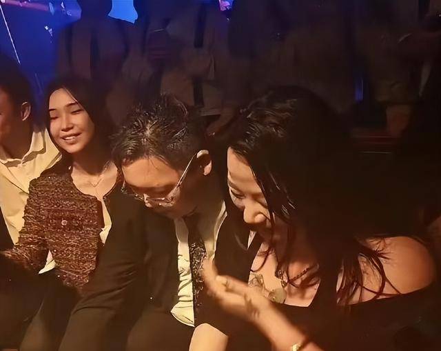������Ů�Ѵ�10�꣬�������ǣ���̫�������