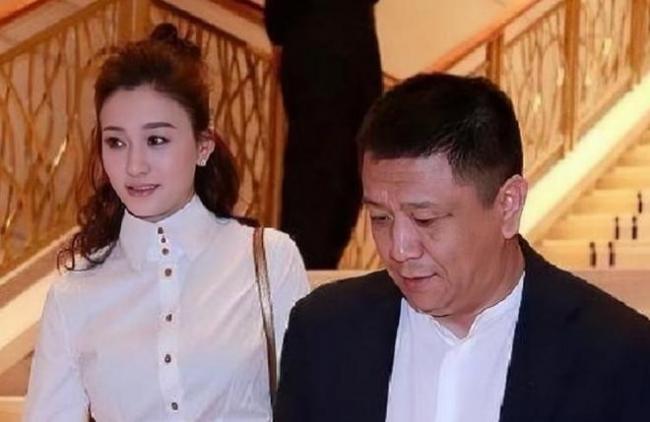 丈夫出事 50岁李小冉放低身段出来赚钱 丈夫出事 50岁李小冉放低身段出来赚钱