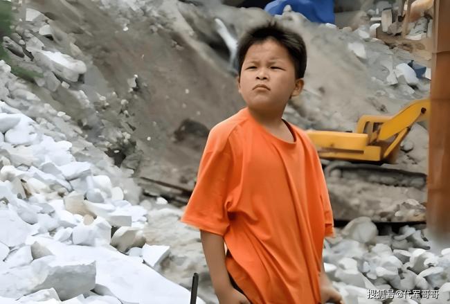 汶川特大地震十八年，当年抗震小英雄林浩怎样了
