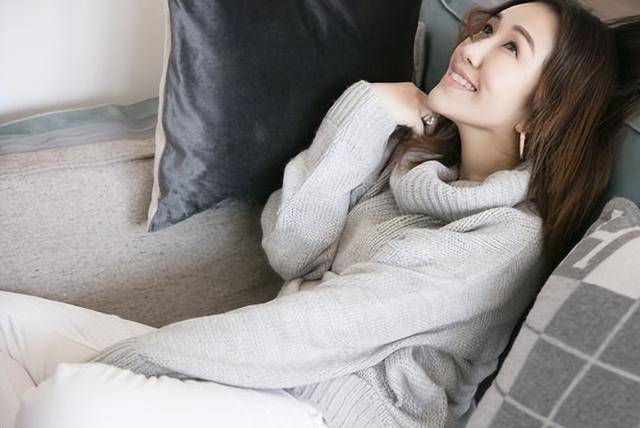 赌王千金下嫁普通小伙，如今生活早已大变