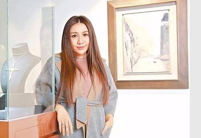 赌王千金下嫁普通小伙，如今生活早已大变