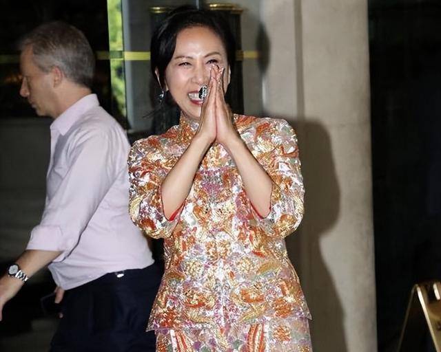 赌王千金下嫁普通小伙，如今生活早已大变