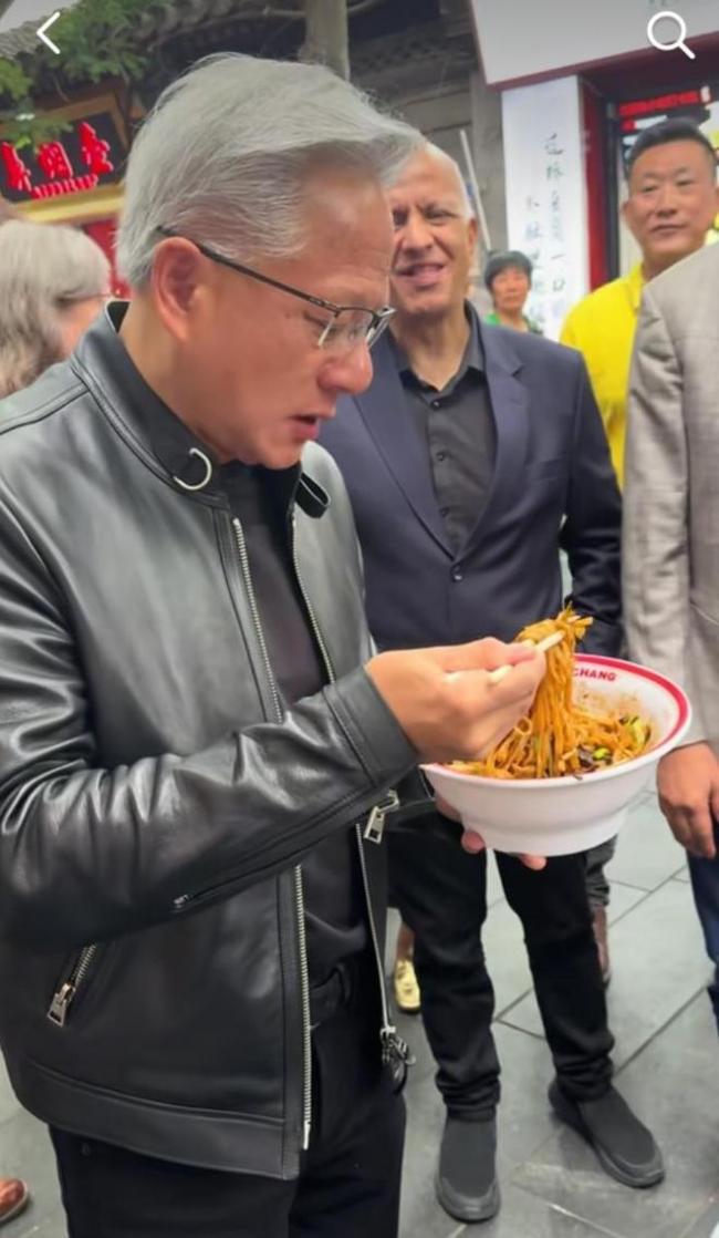 ����ѫ�ڱ�����38Ԫը����   û��Ǯ