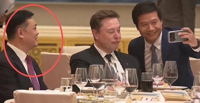 曹德旺有福气!儿子坐马斯克旁,但女儿更厉害 曹德旺有福气!儿子坐马斯克旁,但女儿更厉害