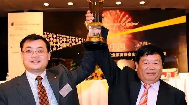 曹德旺有福气!儿子坐马斯克旁,但女儿更厉害 曹德旺有福气!儿子坐马斯克旁,但女儿更厉害