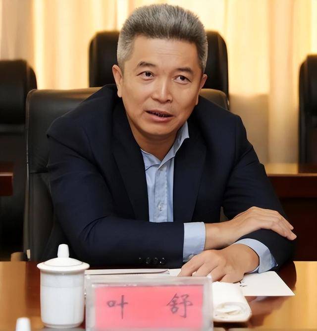 曹德旺有福气!儿子坐马斯克旁,但女儿更厉害 曹德旺有福气!儿子坐马斯克旁,但女儿更厉害