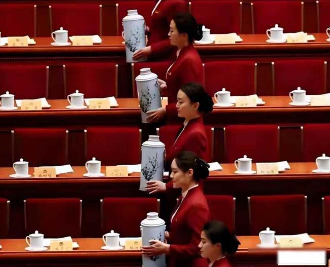 “服务界的MBA”人民大会堂服务员选拔标准被曝