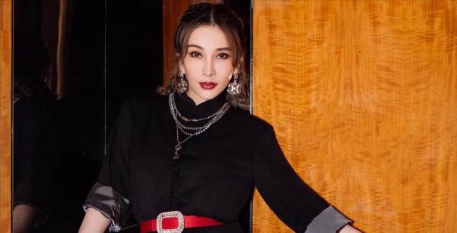 张雪峰猝死近俩月,46岁歌坛天后生命垂危 张雪峰猝死近俩月,46岁歌坛天后生命垂危