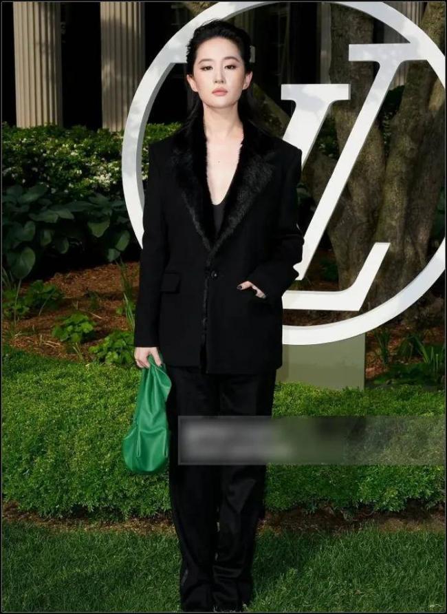 刘亦菲休息时间破纪录 38岁状态开始下滑