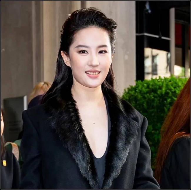 刘亦菲休息时间破纪录 38岁状态开始下滑