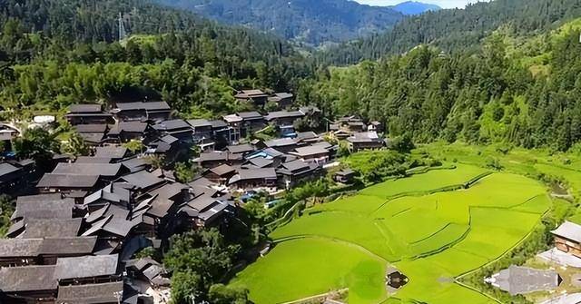 中国南方“菇类村”：女性衣着开放 母系社会