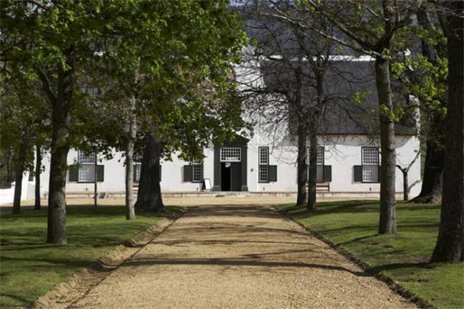 康斯坦夏酒庄 (Groot Constantia) 康斯坦夏酒庄 (Groot Constantia)